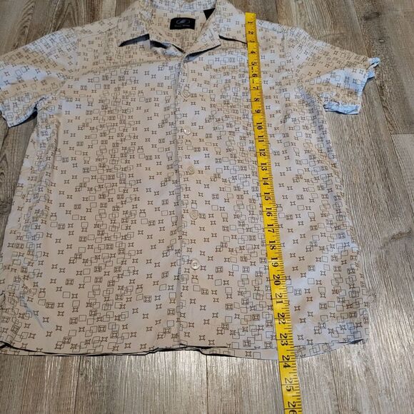 First Wave Geometric Patterned Short Sleeved Button Up Shirt Womens Size 10 - Picture 5 of 5